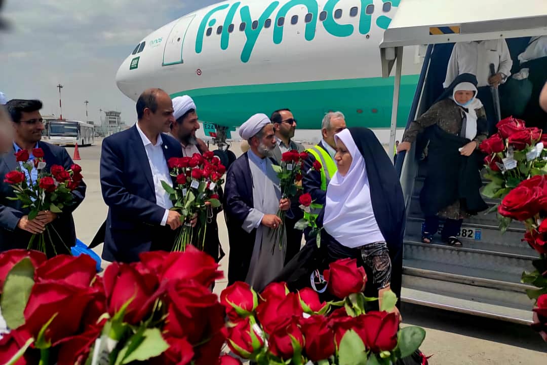 اولین پرواز بازگشت حجاج در مشهد فرود آمد